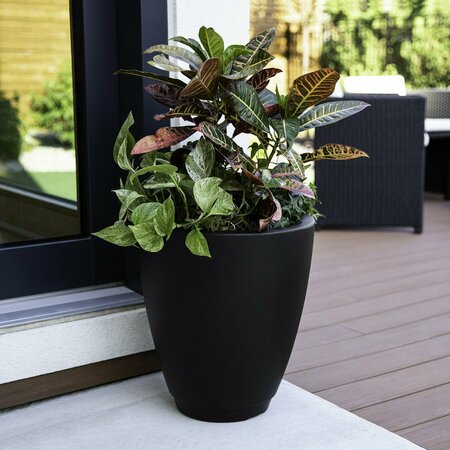 Mayne Caprio 18in Tall Planter - Black 5905-B